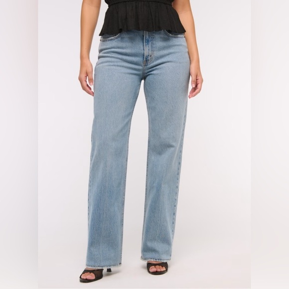 Abercrombie & Fitch Curve Love High Rise 90s Relaxed Jean Size 37 Short - Picture 1 of 5